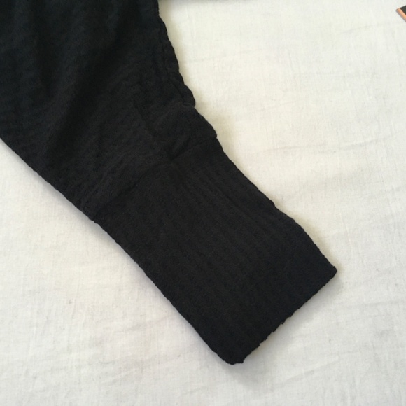 NWT FOREVER 21 Waffle Knit Batwing Sweater Top Small Black - Picture 12 of 12